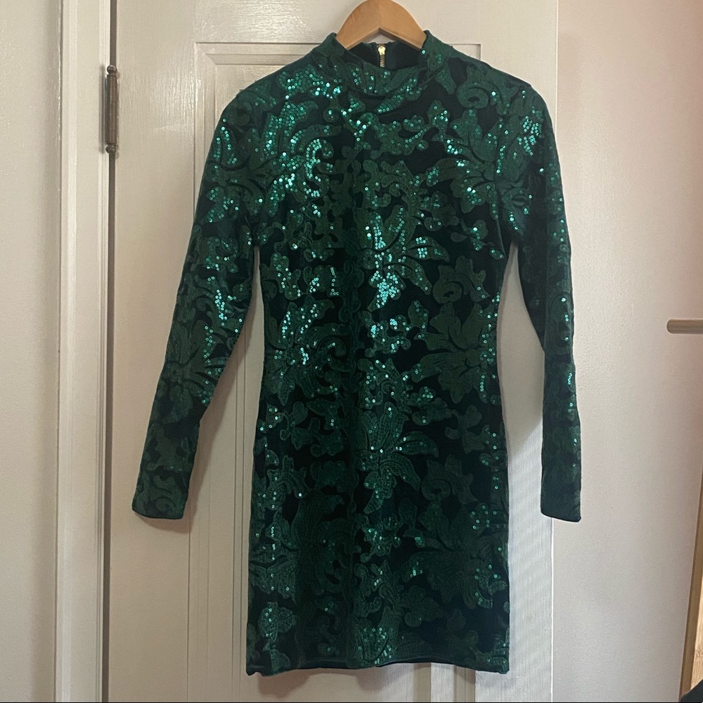 Venus Emerald Green Long-Sleeve Sequin Dress